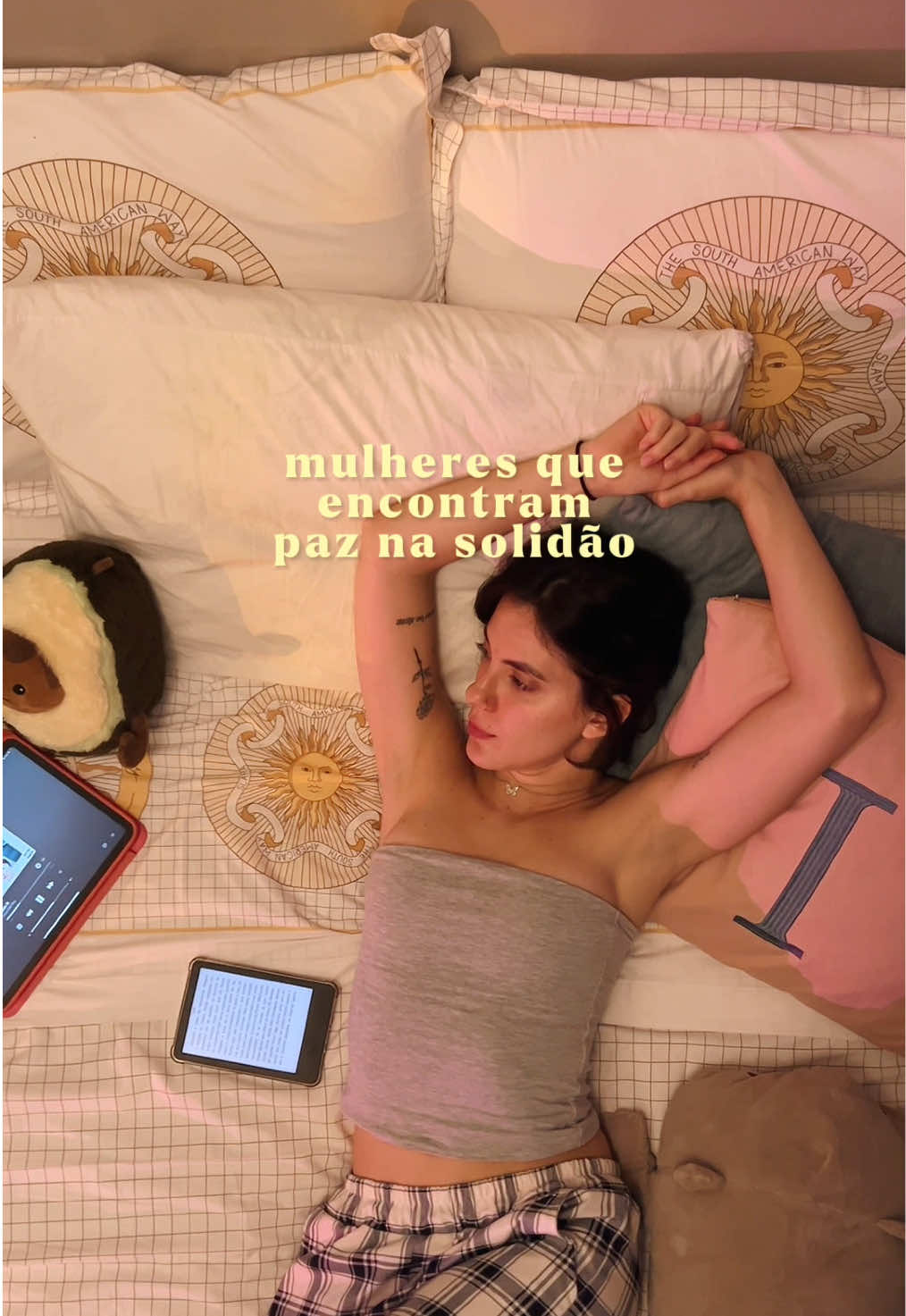 meu tempo sozinha sendo uma necessidade 🌸 #booktokbrasil #cozyvibes #girlythings #aesthetic #cozyaesthetic 