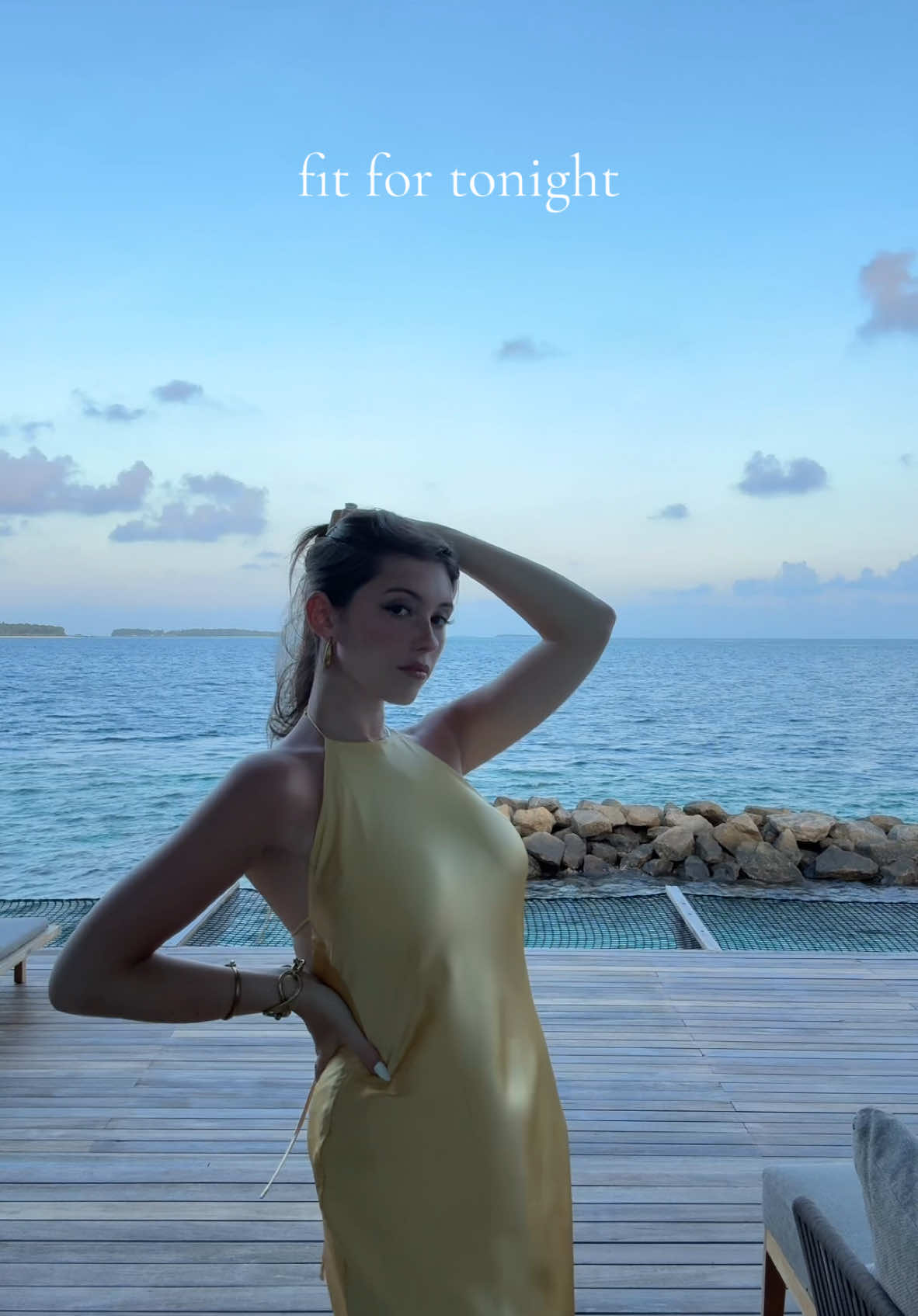 FIT CHECKKKKKKK maybe my first ever…nerve wracking. you can’t even see my hotel slippers in this but oh well  gown from @reformation 💛 #fitcheck #maldives #vacation 