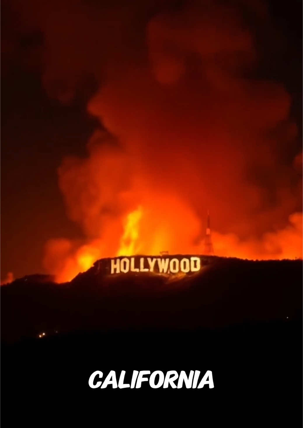 California on fire 😱. Over 2.000 buildings have burned down, there are fatalities, and a state of emergency has been declared. #breakingnews #fire #california #losangeles #hollywood #fyp #virał 