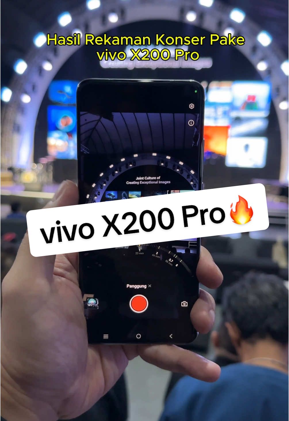 Vivo X200 Pro🔥 Stage sejauh itu jadi terasa deket ya, hehe. Harus gue akui, kamera zoom X200 pro ini super sakti! Video yg di zoom sejauh itu pun gak pecah bro, bahkan terhitung hasilnya low noise juga loh hasilnya. Cakep ni buat yg suka nonton konser dan zoom2 jauh. #vivoX200SeriesConcertLaunch #vivo #vivox200pro #vivoX200 #android #smartphone #tech #gadget #pizzagadget @vivo Indonesia 