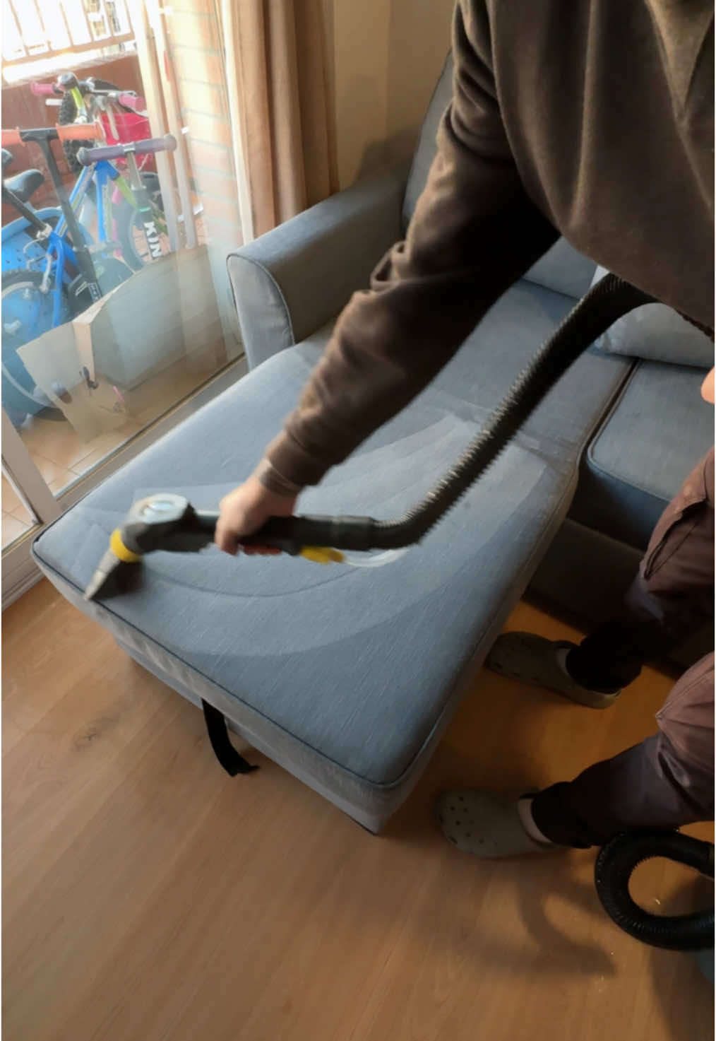 Limpieza de sofá en Barcelona #limpieza #limpiezadecasa #limpiezadesofa #cleaning #barcelona 