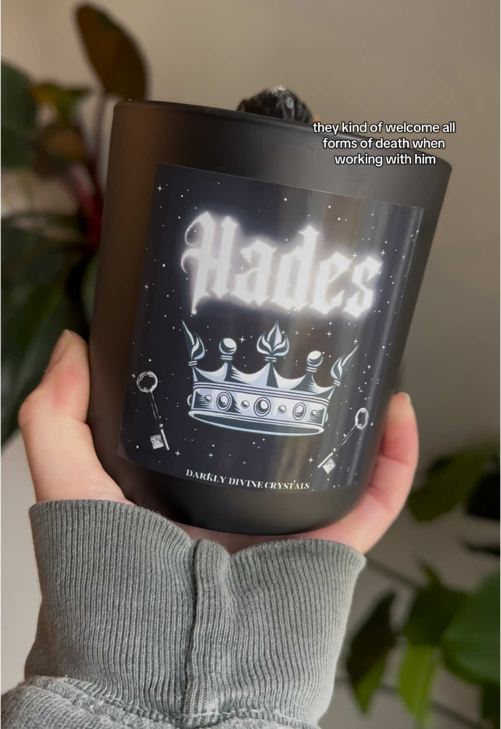 A lil’ custom candle King Hades moment 💀🪦🕯️ #witchtok #witchtoker #witchtokrising #witchcraft #deitywork #deityworship #deitycandle #greekgods #hades #greekgod 