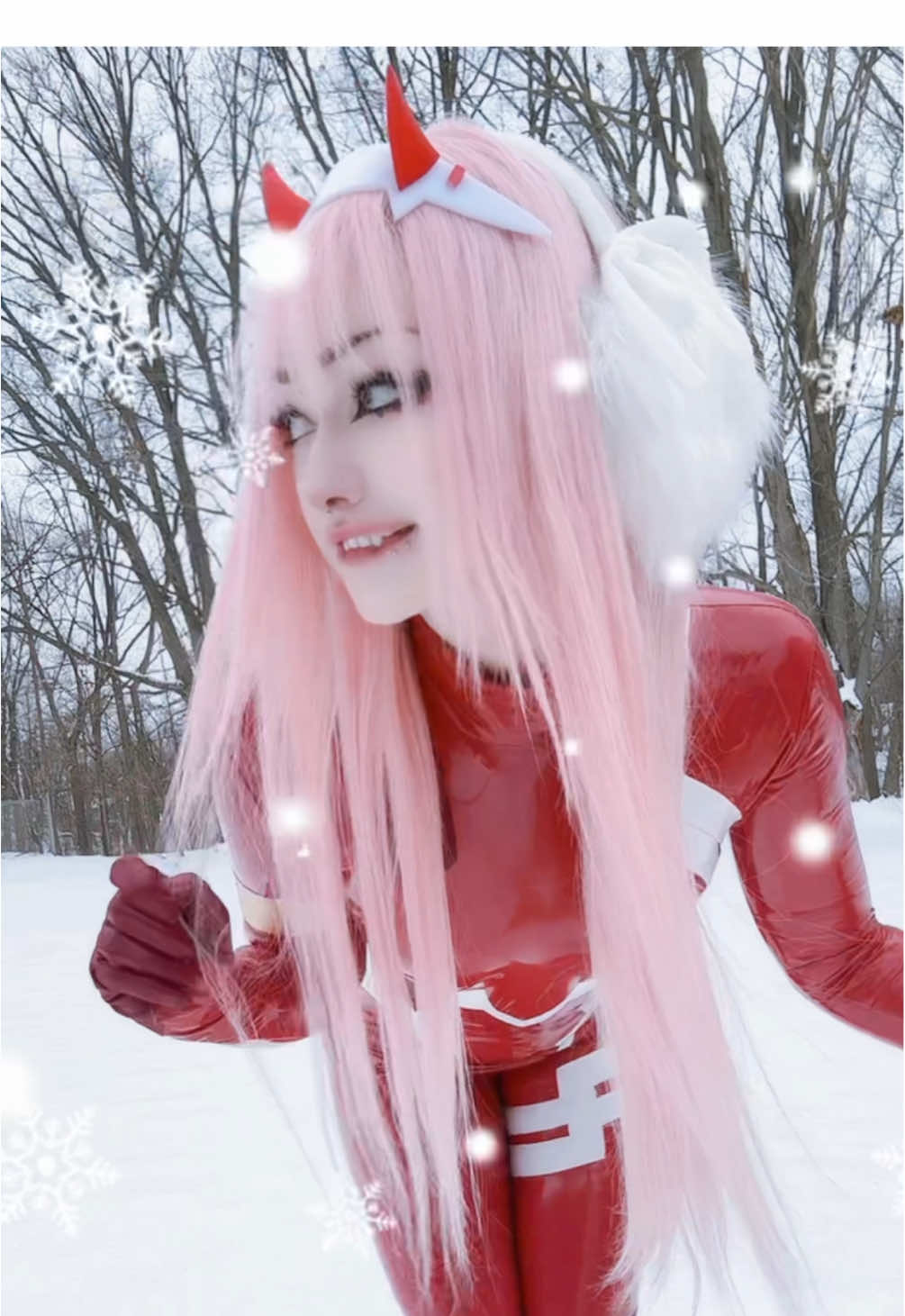 More winter zero two ❤️🤍❄️ #zerotwo #cosplay #egirl 