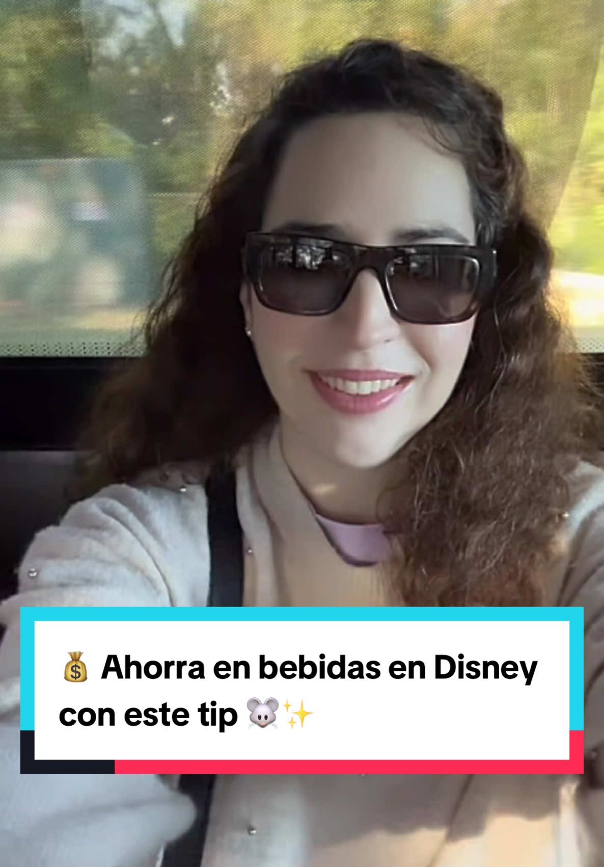 💡✨ ¿Sabías que este termo puede ayudarte a ahorrar mucho en bebidas en Disney? 🐭🍹 Además, es un recuerdo perfecto de tu viaje. ¿Listo para planear tu próxima aventura en Disney? 🌟  Mándame DM a mi IG @tamiov y te ayudo a organizar el viaje de tus sueños. 🏰✈️  #fyp #parati #paratiiiiiiiiiiiiiiiiiiiiiiiiiiiiiii #fypage #viajaconmigo #viajacontamara #disney #viajes #wdw #tips 