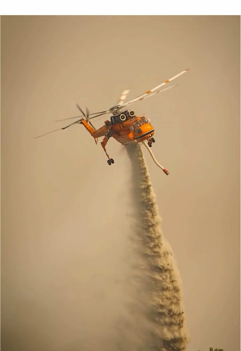 Big shoutout to LA firefighters for their incredible work! 🔥🚁👨‍🚒  #ThankYou #LAFirefighters #Heroes #FirefightingHelicopter #AerialSupport #Helitack