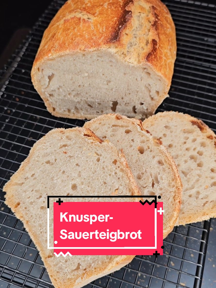 Knusper-Sauerteigbrot 600g Weizenmehl Type 550 oder Dinkel 630 1 EL feines Meersalz  1 Packung getrockneter Sauerteigextrakt (waren bei mir 15g) 1 EL Trockenhefe  520ml Wasser, lauwarm  Mehl, Sauerteigextrakt und Hefe in eine grosse Rührschüssel geben. Das Wasser hinzugeben und alles mit dem Knethaken der Maschine gut verkneten, bis kein Mehl mehr zu sehen ist. Die Schüssel luftdicht verpackt/abgedeckt bei Zimmertemperatur über Nacht ruhen lassen. Am nächsten Tag den Teig auf eine gut bemehlte Arbeitsfläche geben. Mit angefeuchteten Händen eine Seute des Teiges anheben, etwas dehnen und zur Mitte hin falten. Die gegenüberliegende Seite ebenfalls dehnen und zur Mitte hin falten. 15 Minuten zugedeckt ruhen lassen. Nun von den anderen beiden Teigseiten den Teig anheben, dehnen und zur Mitte hin falten. Den Teig auf ein Stück Backpapier legen, zugedeckt 45 Minuten ruhen lassen. Oder man lässt schon im Bräter gehen... Bitte aber immer beachten, was mit welchem Bräter oder Steingut gemacht werden darf/muss...Manche muss man leer vorheizen, andere dürfen direkt mit dem gegangen Teig in den Ofen! Den Backofen auf 250°C Ober-/Unterhitze vorheizen. (Hier sollten dann manche Bräter schon leer mit in den Ofen) Und bei manchen Bräter empfiehlt es sich auch, ein Backpapier einzulegen, weil der Teig doch recht weich und feucht ist, er klebt... Vor dem Backen, den Teig mit etwas Wasser bepinseln. Den Bräter mit dem Deckel verschließen und ca. 20 Minuten anbacken. Den Deckel entfernen, Ofentemperatur auf 220 Grad reduzieren. Weitere 30 Minuten fertig backen. Auf einem Gitter vollständig auskühlen lassen.  Liebs Grüssle Eure Steffi  #sauerteigextrakt #sauerteigbrot #brotbacken #brot #einfachleckerbysteffi #schwäbisch #einfachlecker #viralesbrotrezept #viralesrezept #foodinspo #brotselbermachen 