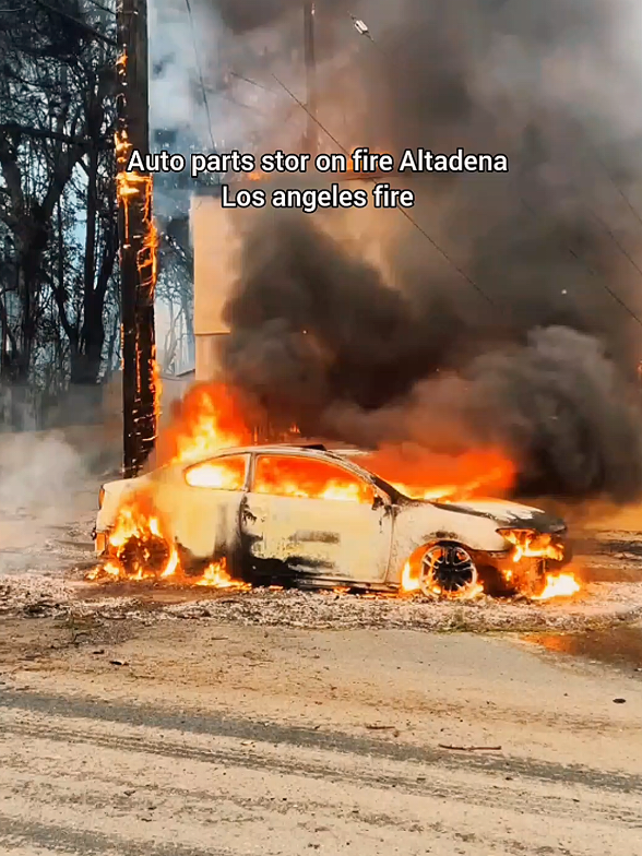 usa Auto parts stor on fire Altadena Los angeles fire #fyp #viralvideo #usa #Auto #parts stor on fire #Altadena #Los #angeles #fire #fyp #viralvideo 