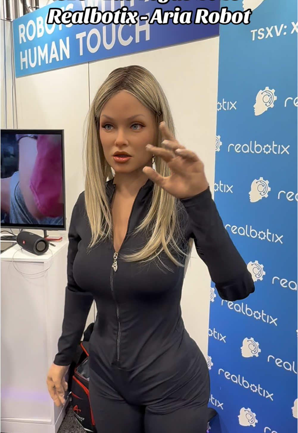 #ces #ceslasvegas #ceslasvegas2025 #robotics #ai #realbotix #robotgirl #aigirlfriend #robotgirlfriend #massfollowing #massfollowing🔥🔥 