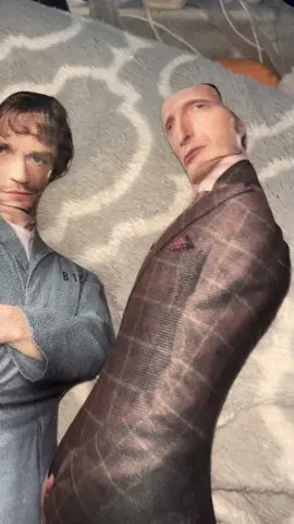 Hannibal would be a good mother😔 #hannibal #hanniballecter #hannigram #madsmikkelsen #willgraham #hughdancy #clown 
