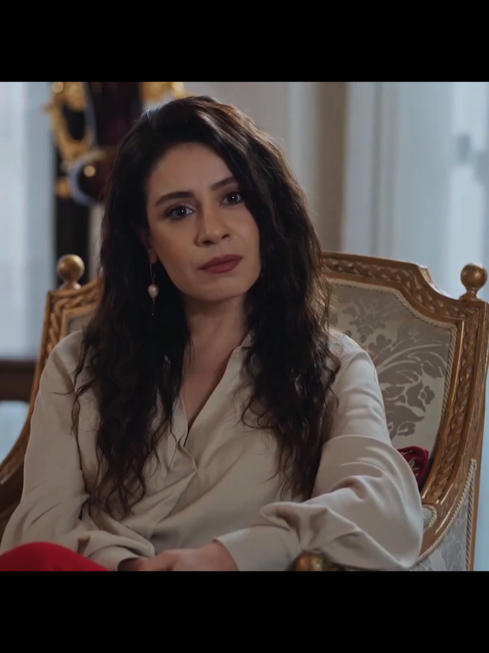 Son gülen yine Ayse olacakmis gibi bir his umarim öyle olur Esma bence Damladan farksiz biri cikacak #hudutsuzsevda #ayfik #hudutsuzsevdadizi #halzey #miraydaner #turkishdrama #turkishseries #keşfet #fypシ゚ 