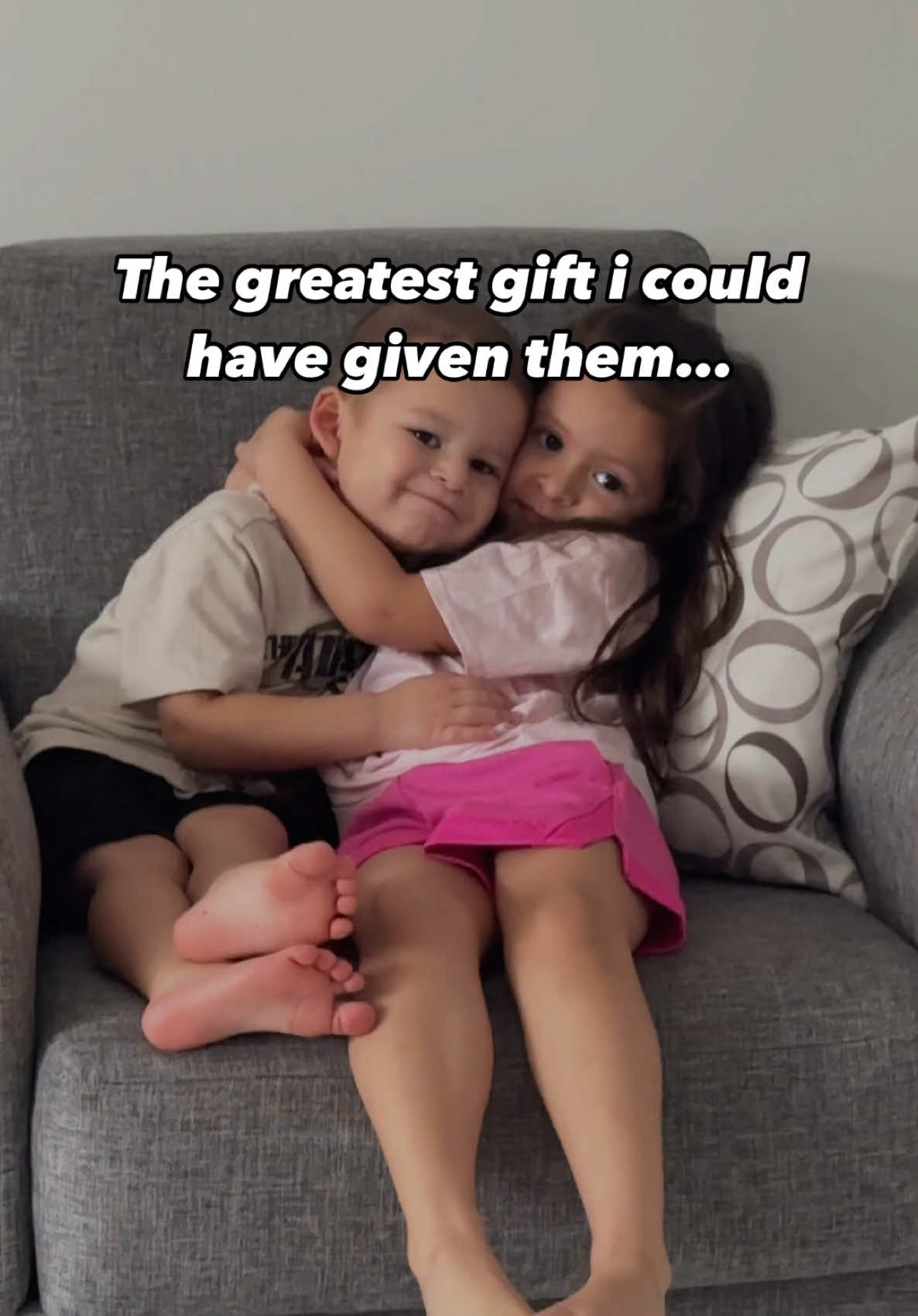 One of the best things to see as a mom is the love your kids have for each other. 🩷🩵 No one prepares you for this kind of love. 🤧🙏🏻🥹 #Siblings #siblinglove #hermanos #paratiiiiiiiiiiiiiiiiiiiiiiiiiiiiiii #foryoupage #vira #trending #MomsofTikTok 