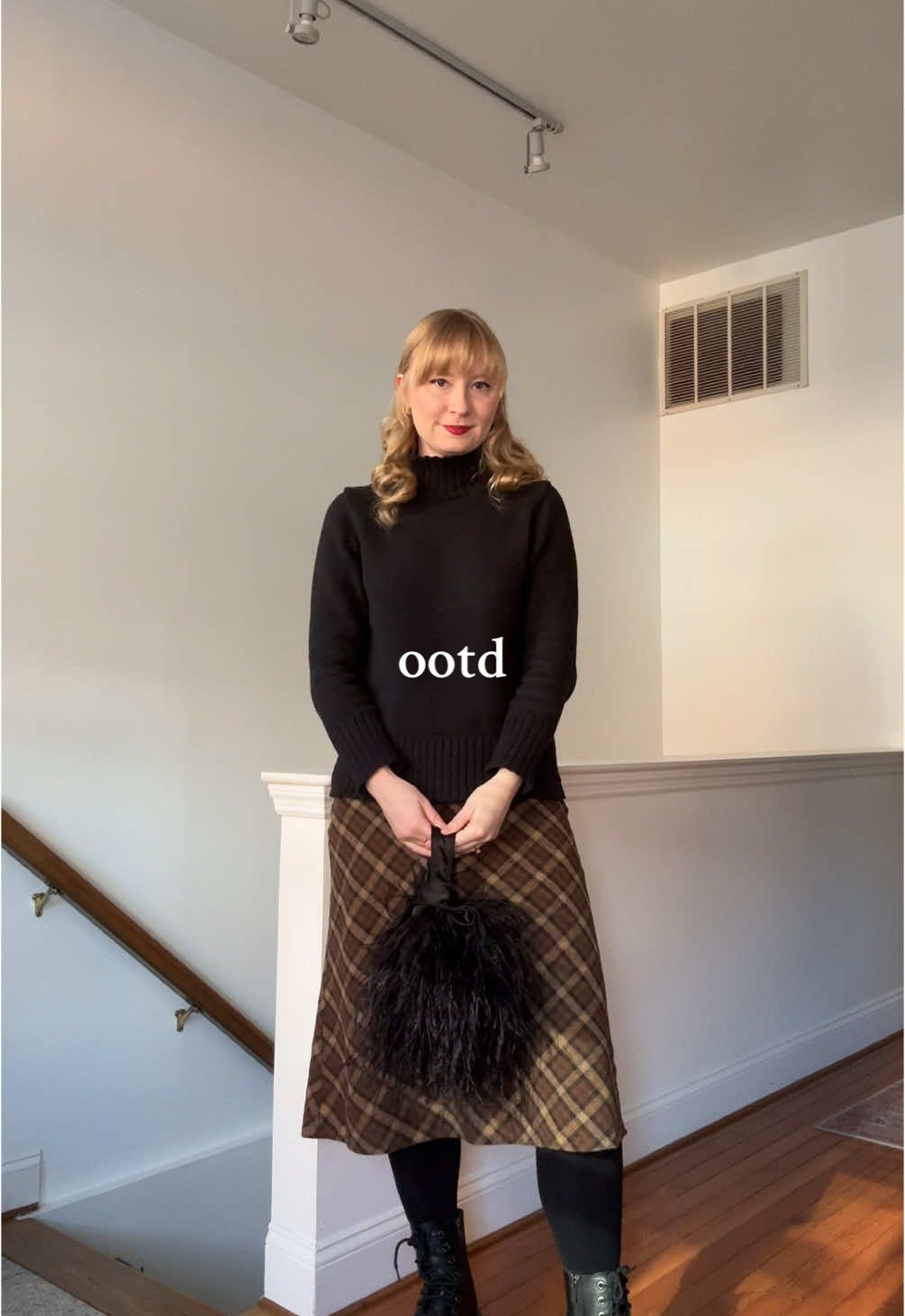 living in my turtleneck sweaters lately #OOTD #winterootd #winteroutfit #winterstyle #winterfashion #doen #jcrew #winterootdideas #winterootdinspo 