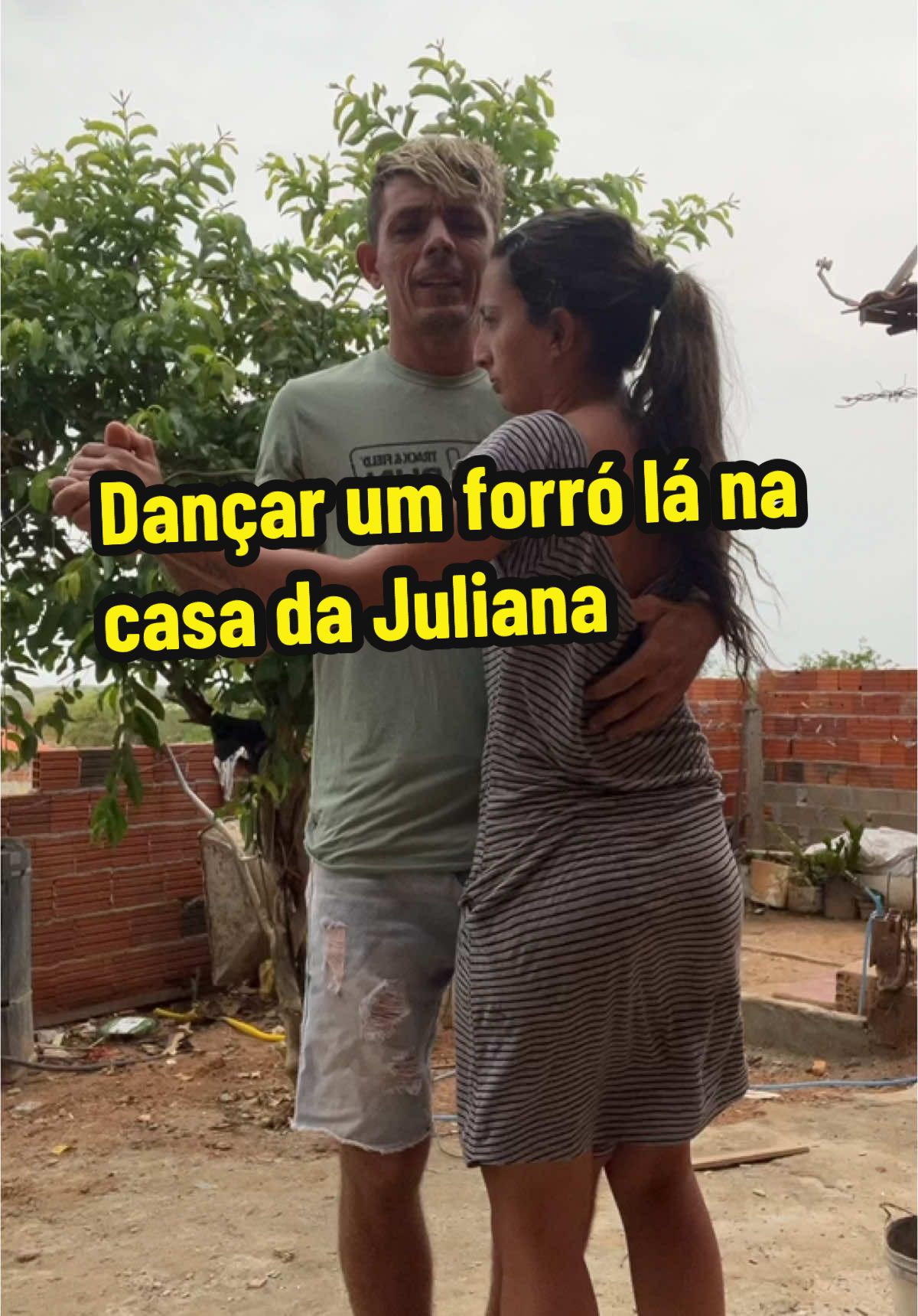 Fui dançar um forró lá na casa da Juliana#dança #viraliza #juntossomosmaisfortes #musica 