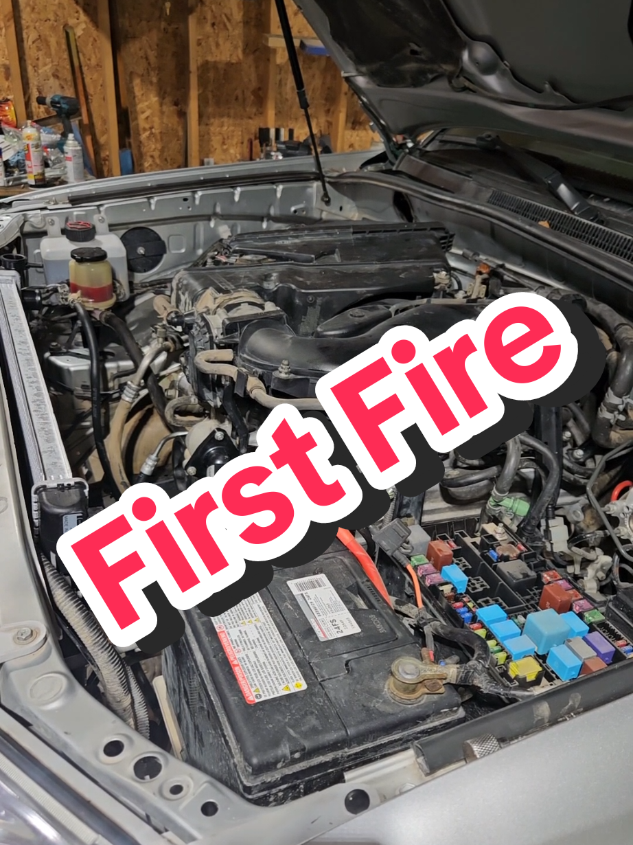 Starting my engine for the first time after getting it back together. #engine #start #rebuild #fire #fireup #first #firststart #oil #garage #shop #workshop #fuel #pump #fuelpump #4runner  #1grfe #toyota #jakesohvadventures 