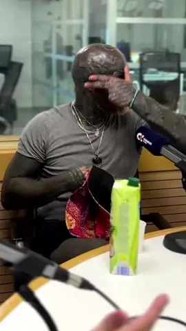 👽 @black_alien_project_evo nos cuenta cómo ha sido el proceso de convertirse en el hombre más tatuado y con más modificaciones corporales del mundo. #LaRadioCanaria #RTVC #CanariasAlCierreLRC #blackalienproject