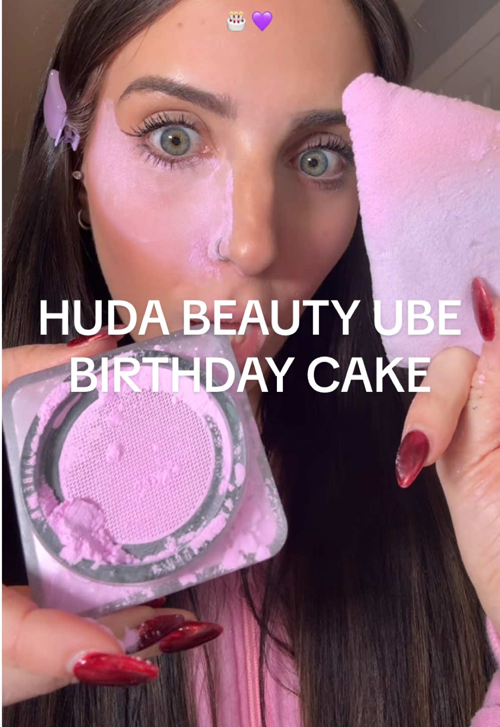 UBE easy bake JUST DROPPED🎂💜 BRAND NEW shade of @Huda Beauty easy blur! ✨same formula that sets makeup and blurs skin texture  ✨brighten lavender to brighten and blend under eyes into blush  JUST DROPPED and will go quick so run!! #hudabeauty #hudabeautyeasybake #hudabeautyube #ubebirthdaycake #ubepowder #ubeeasybake #hudaubepowder #lavenderpowder #loosepowder #newmakeup #tiktokshopcreatorpicks #newyearnewaura #ttsbeautybesties 