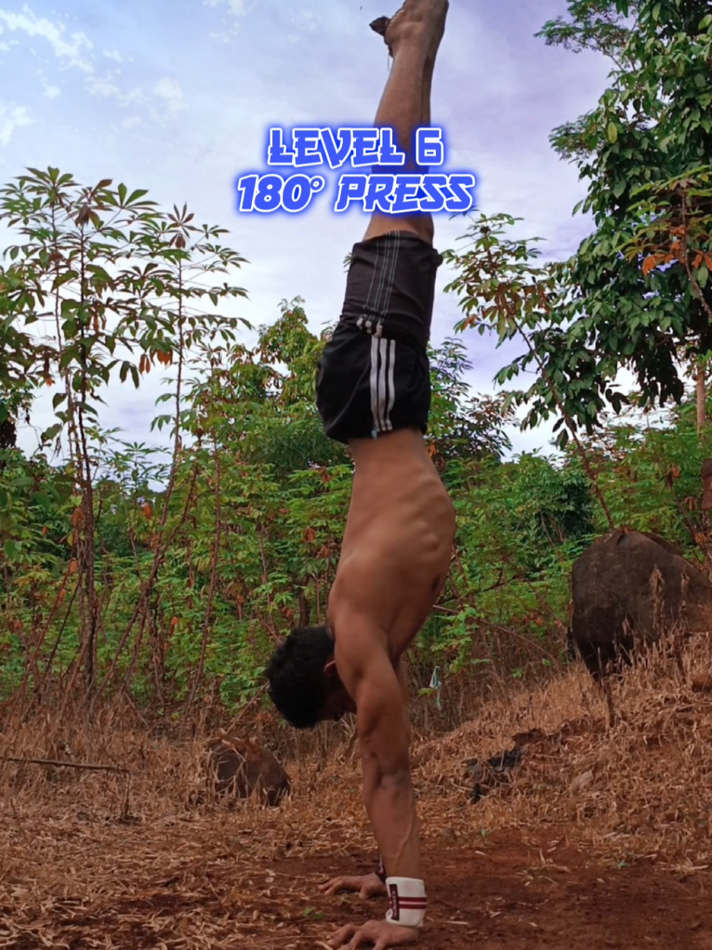 handstand kalian udh sampe mana? #calisthenics #fyp #planche #workout #handstand 