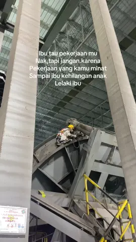 #sadvibes🥀 #imip_helmkuning👷🏻‍♂️ #fyp #masukberandafyp #bugiswajo #sadstory #anakrantau #welderindonesia🇮🇩 