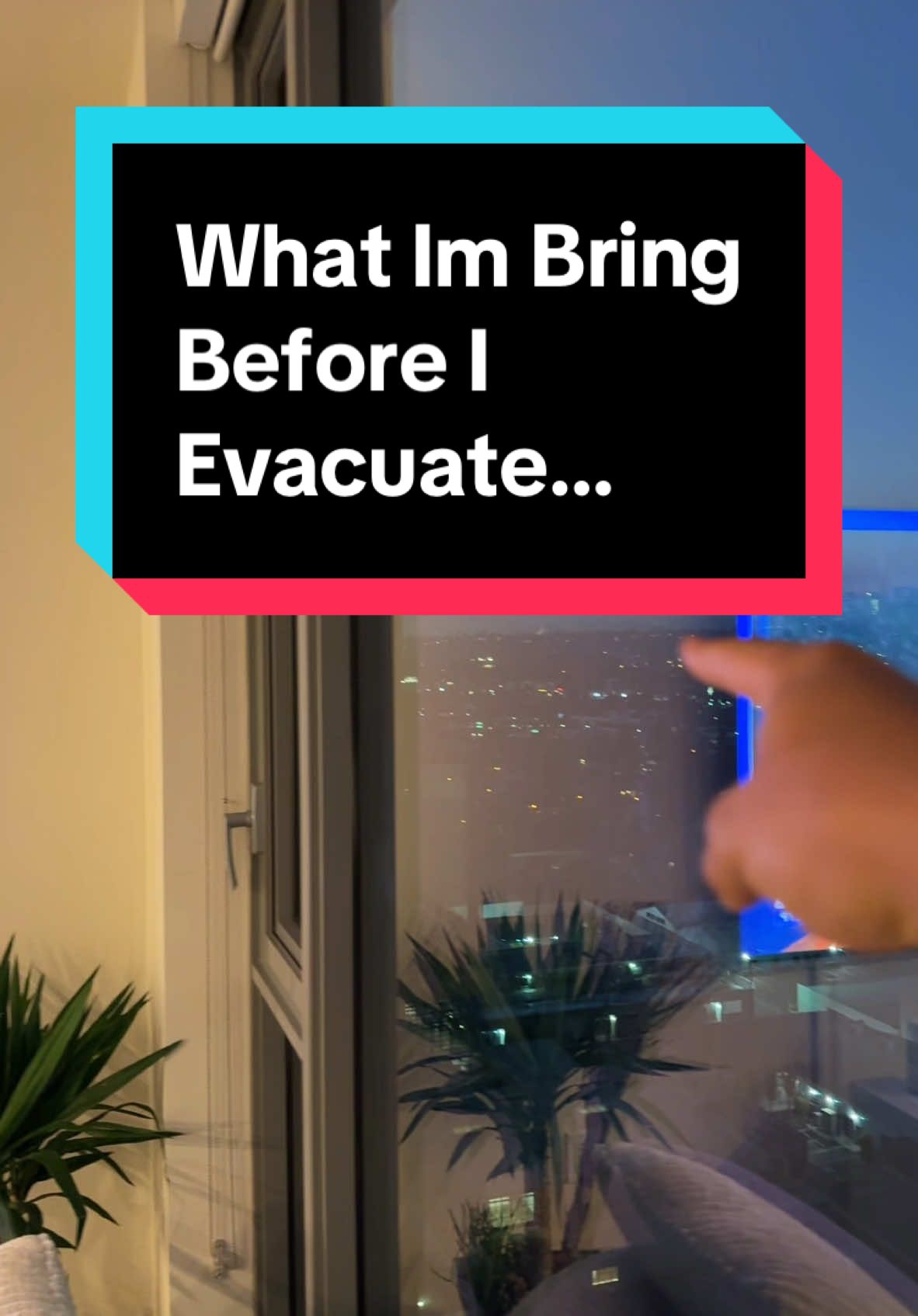 What I’m picking before I evacuate LA!!! #carterpcs #tech #techtok #techfacts #la #evacuate #lafires 