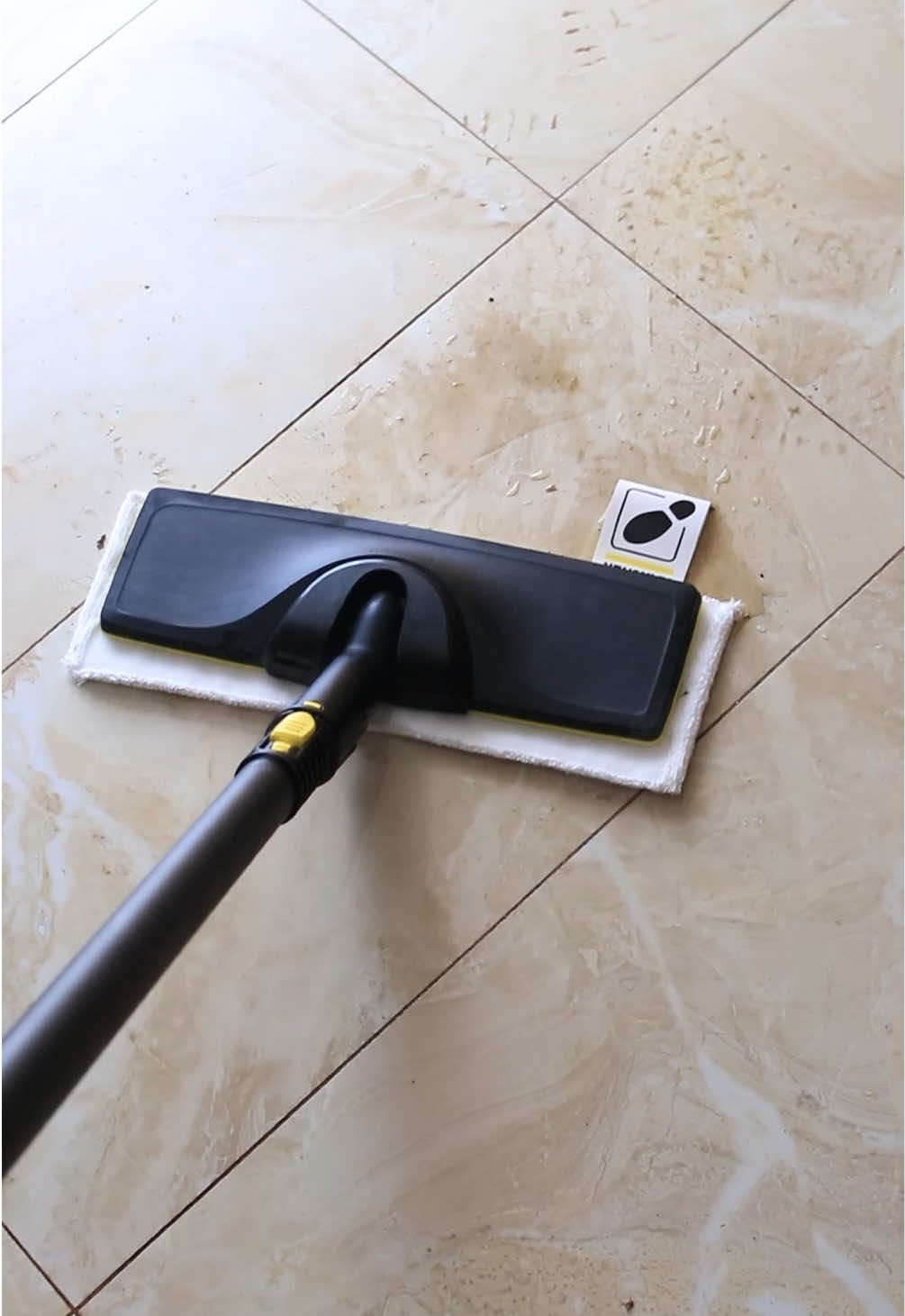Una limpieza que transforma. 💨✨ Con la Limpiadora a Vapor SC2 de Karcher, dale un giro a tu rutina: 🛁 Limpia el baño sin esfuerzo. 🍳 Despega la grasa más difícil de la cocina. 🛋️ Elimina suciedad, ácaros y bacterias para un hogar más saludable. ¡Descubre la potencia del vapor para una casa impecable y un ambiente seguro para tu familia!🤩 #Karcher #ecuador #gye #quito #limpieza #HogarSaludable #hogar #vapor #acaros 