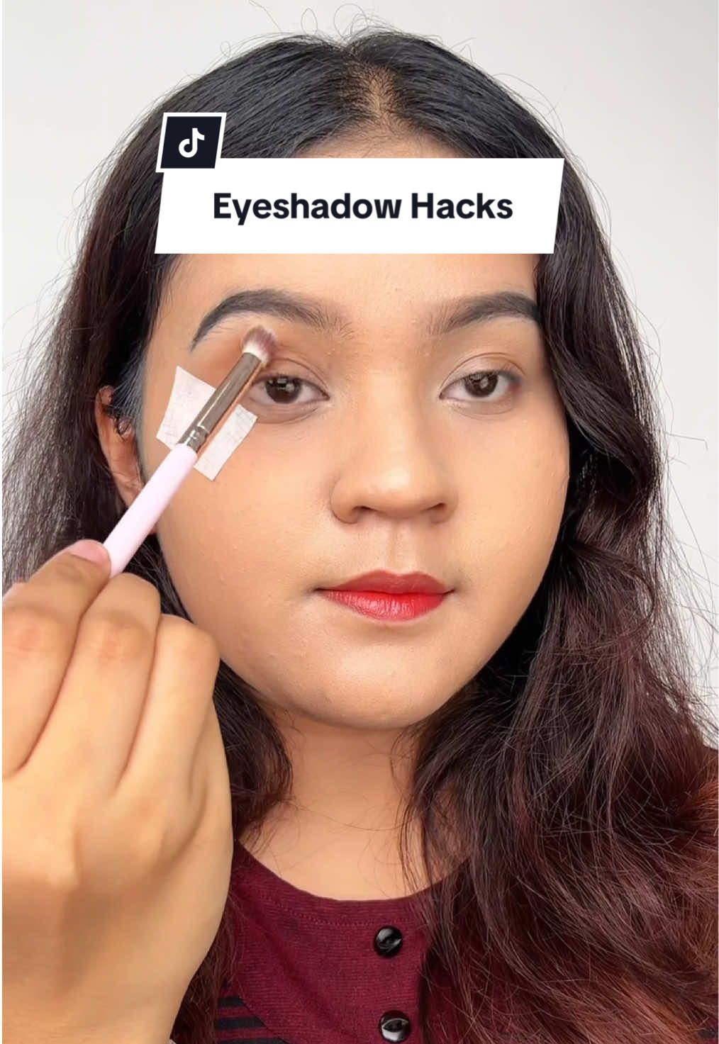 Eyeshadow hacks pakai solatip!  #MAANGE #MAANGEbeauty #MAANGEtools #viral #pilihbrushpilihMAANGE #racuntiktok #makeup #recommendations #rekomen #maangebrush #brush #maangesetbrush #makeuptools #brushmakeup #makeupbrush #hacks #tips 