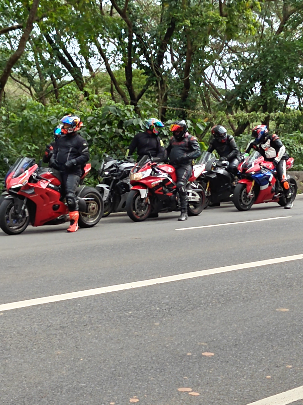 Sarap sa eyes 🤩 #kawasaki #yamaha #ducati #honda #zx10r #zx6r #mt10 #r6 #z1000 #cbr1000rrrfireblade #panigalev4s 