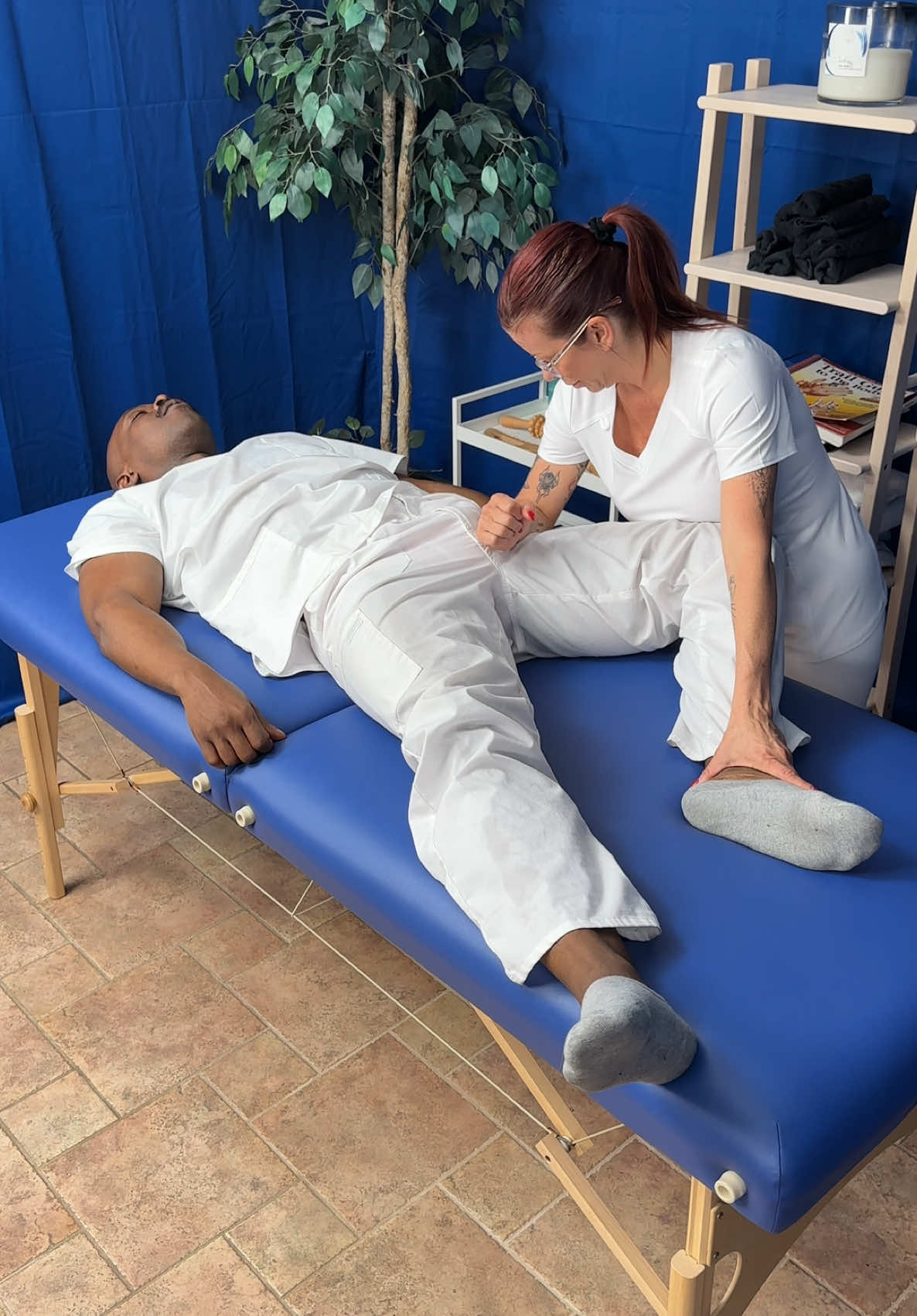 Ignite passion and release tension with an invigorating thigh massage that whispers sweet relaxation to your body 🌟💆‍♂️. Every stroke is a journey into bliss, awakening your senses to new levels of delight! ✨ #educational #certified #licensed