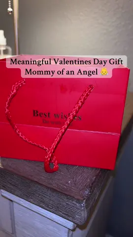 Such a beautiful gift to someone who has lost a baby #baby #valentinesdaygift #valentinesdaygiftforher #mommyofanangel #gifts #babyfeet #ringsforher 