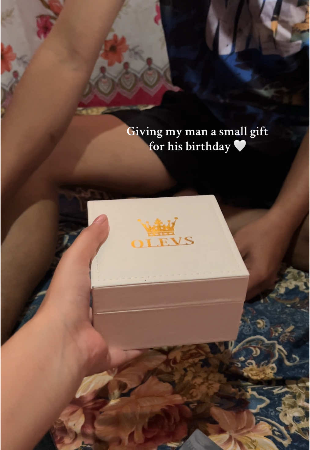 Not pricey but high quality!🥰🥰 This is your sign to buy your partner new watch!!#fyp #fypageシ #opk #opkwatch #watches #giftideas #giftideasforboyfriendbirthday #watchformen 