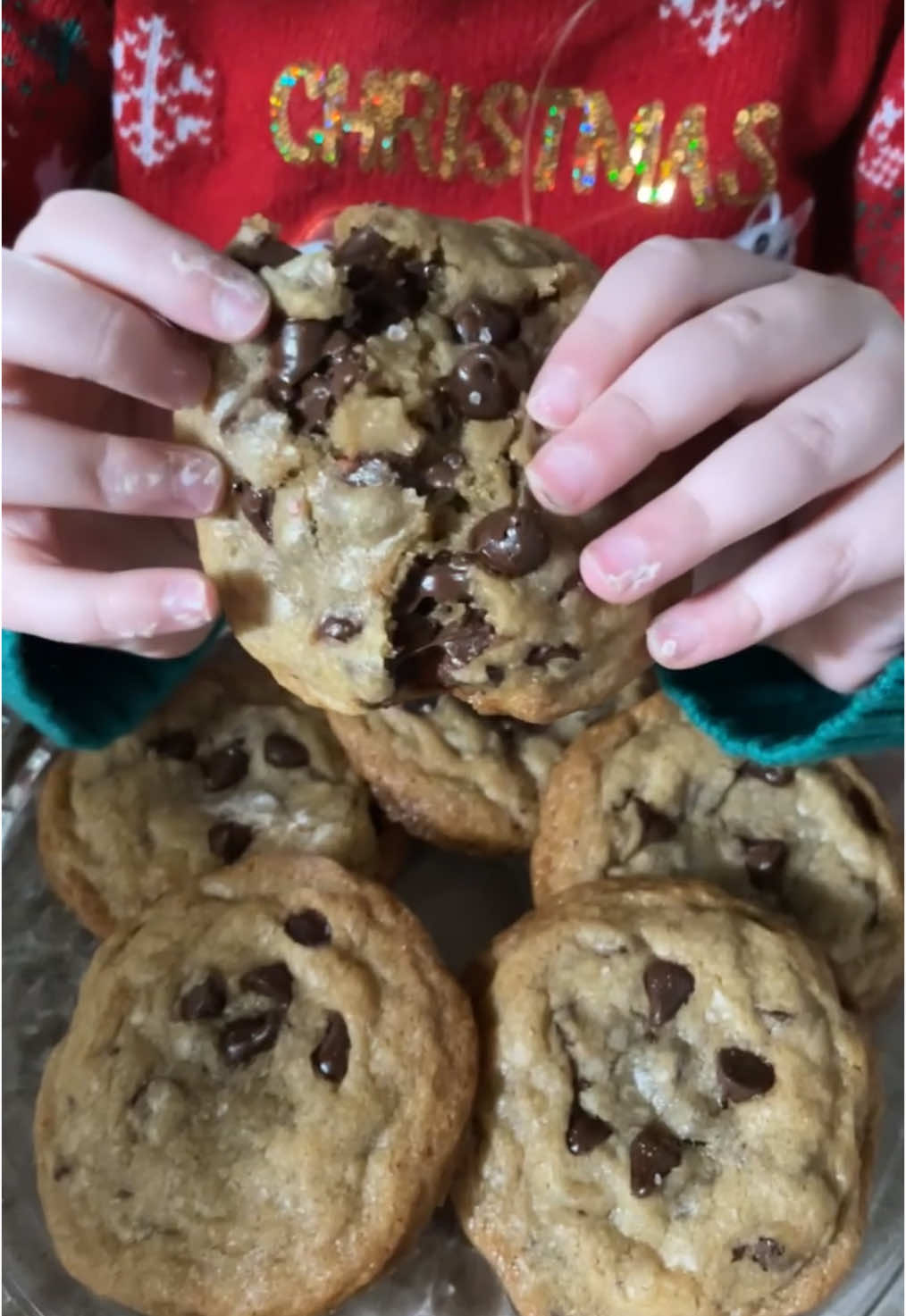 Hell ya #chocolate #chocolatechipcookies #fyp 