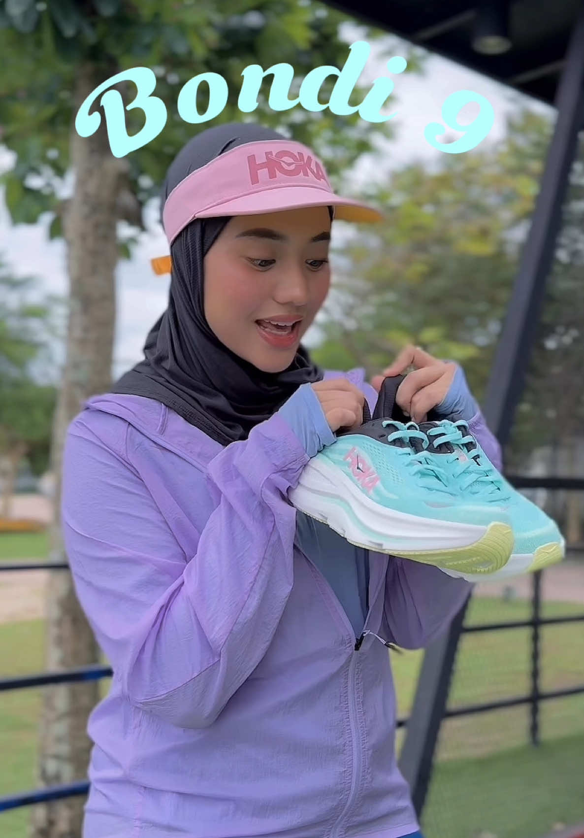 Cantik ke tak cantik? Dah la cantik selesa pulak tu!  BONDI 9 will be lauching next week 15th January di TRX MALL!  Dont forget to get yours! This is also a perfect gift for everyone i recommend it guys serious😍💯 #bondi9 #hokamalaysia 