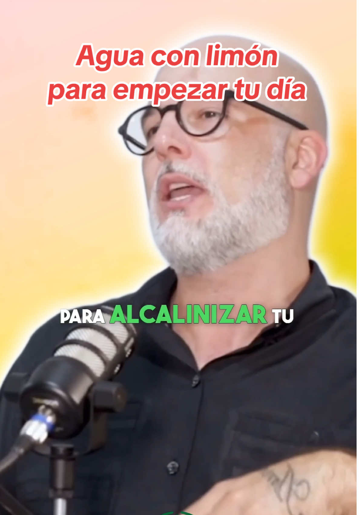 Sabías que empezar tu día con agua tibia y limón puede hacer maravillas por tu cuerpo? Despierta tu digestión, hidrata tu piel y alcaliniza tu organismo.  #SaludNatural #MañanasSaludables #AguaConLimón #alkaline 