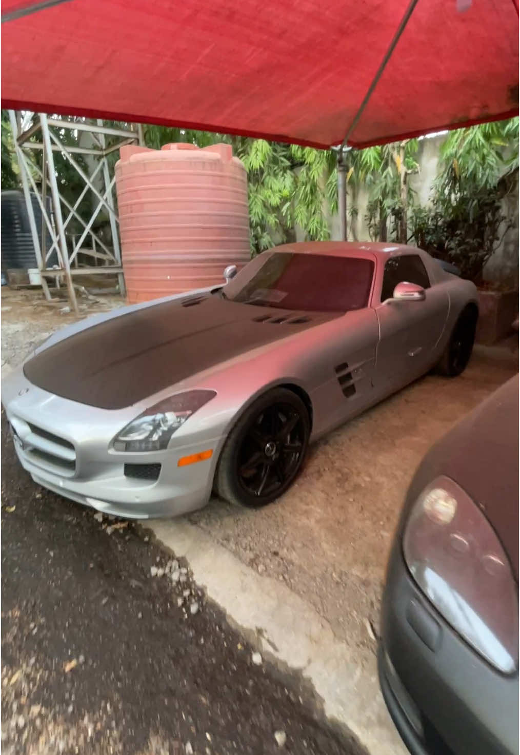 Stopped by Captain Awwal’s Garage to shoot a few videos, these are some of his toys, at least 3 arnt here at the moment, tell me which one is your favorite 