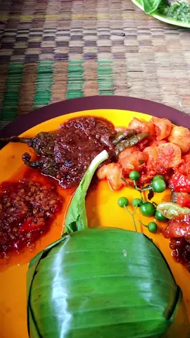 Makan enak di Rumah Makan Ibu Imas CTG lokasi di Jl. Raya Garut ✨️  #kulinergarut #kulinertasik #fyp #ibuimasctg #tasikmalaya #garut #alogaritma #huntingmakanan 