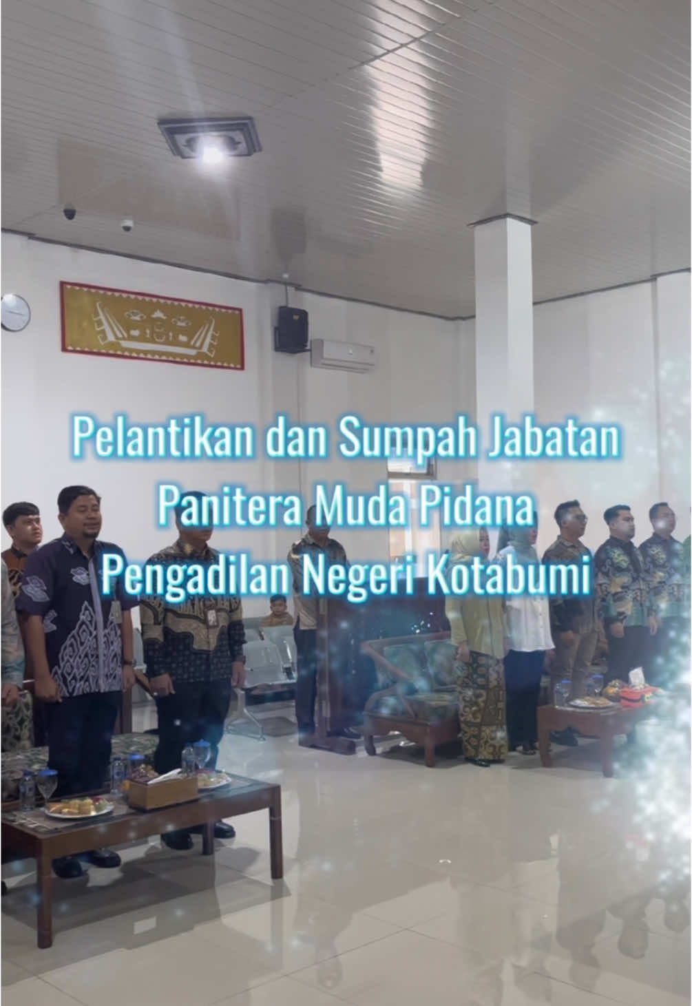 Jumat, 10 Januari 2025 Pelantikan dan Pengambilan Sumpah Jabatan Panitera Muda Pidana Bapak Arie Yohansyah, S.H.,M.H., oleh Ketua PN Kotabumi Bapak Ferdinaldo Hendrayul Bonodikun, S.H., M.H., dan di saksikan oleh dua (2) orang saksi yaitu Bapak M. Ardiansyah Wijayadisera, S.H., M.H., dan Bapak Erwin Marantika, S.H., serta dihadiri oleh Wakil Ketua, Para Hakim, Sekretaris, Pejabat Struktural dan Fungsional dan Seluruh Pegawai PN Kotabumi. . . #humasmahakamahagung  #ditjenbadilum  #pttanjungkarang  #pnkotabumi