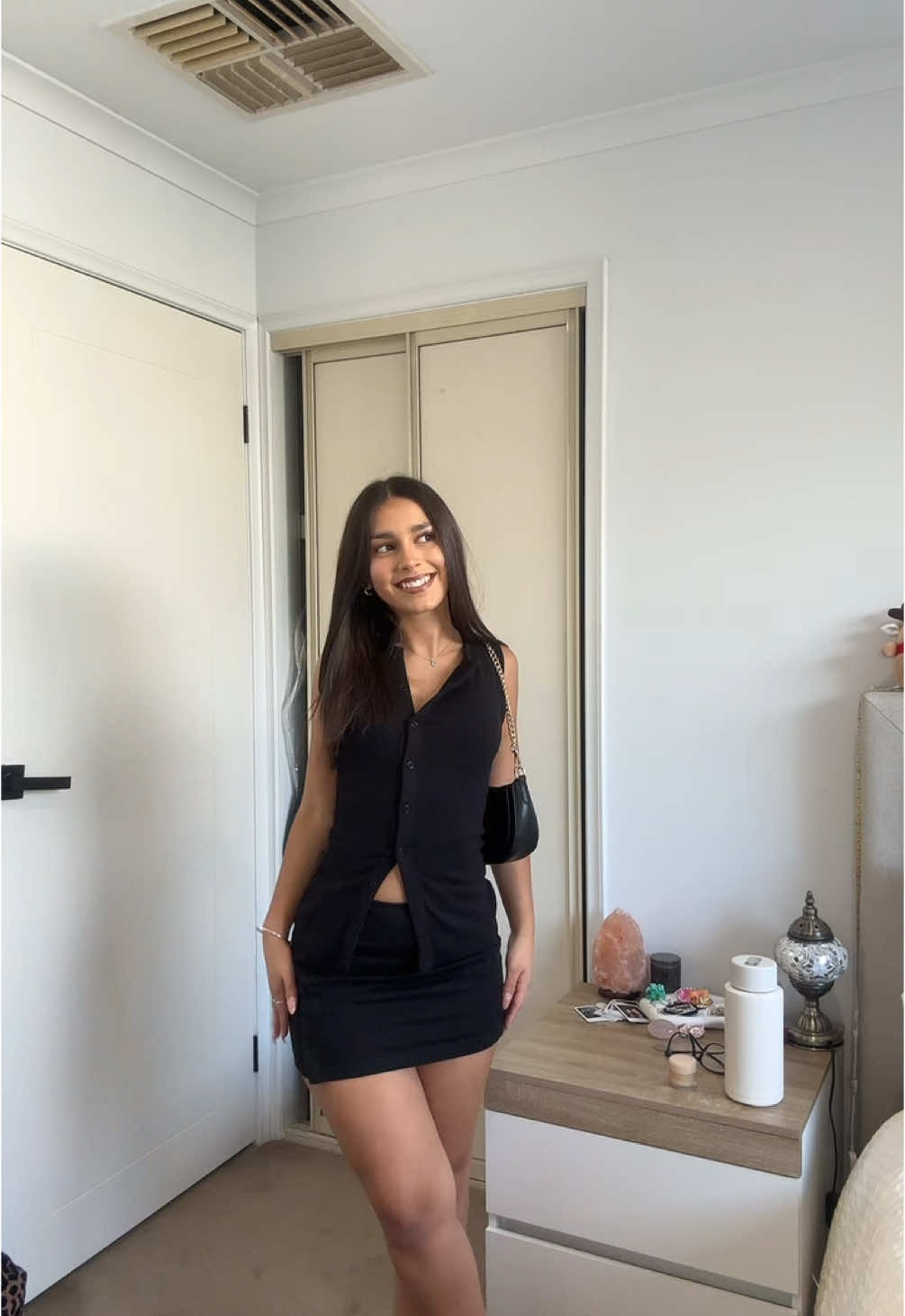 🖤 #OOTD #miniskirtoutfit #kookaitop #blackoutfit #allblackoutfit @KOOKAÏ 