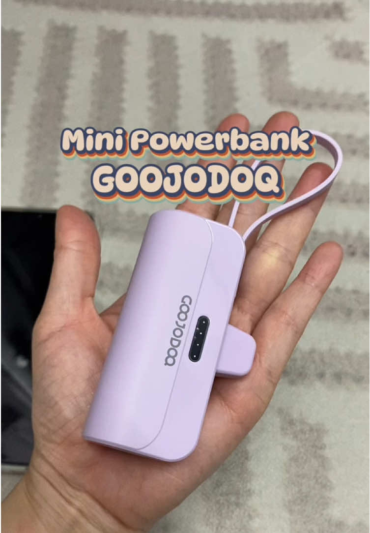 Lepasni tak payah usung powerbank besar2 gajah, Goojodoq kan ada ? 🤭🥰  #minipowerbank #goojodoq #mudahbawa #tahanlama 