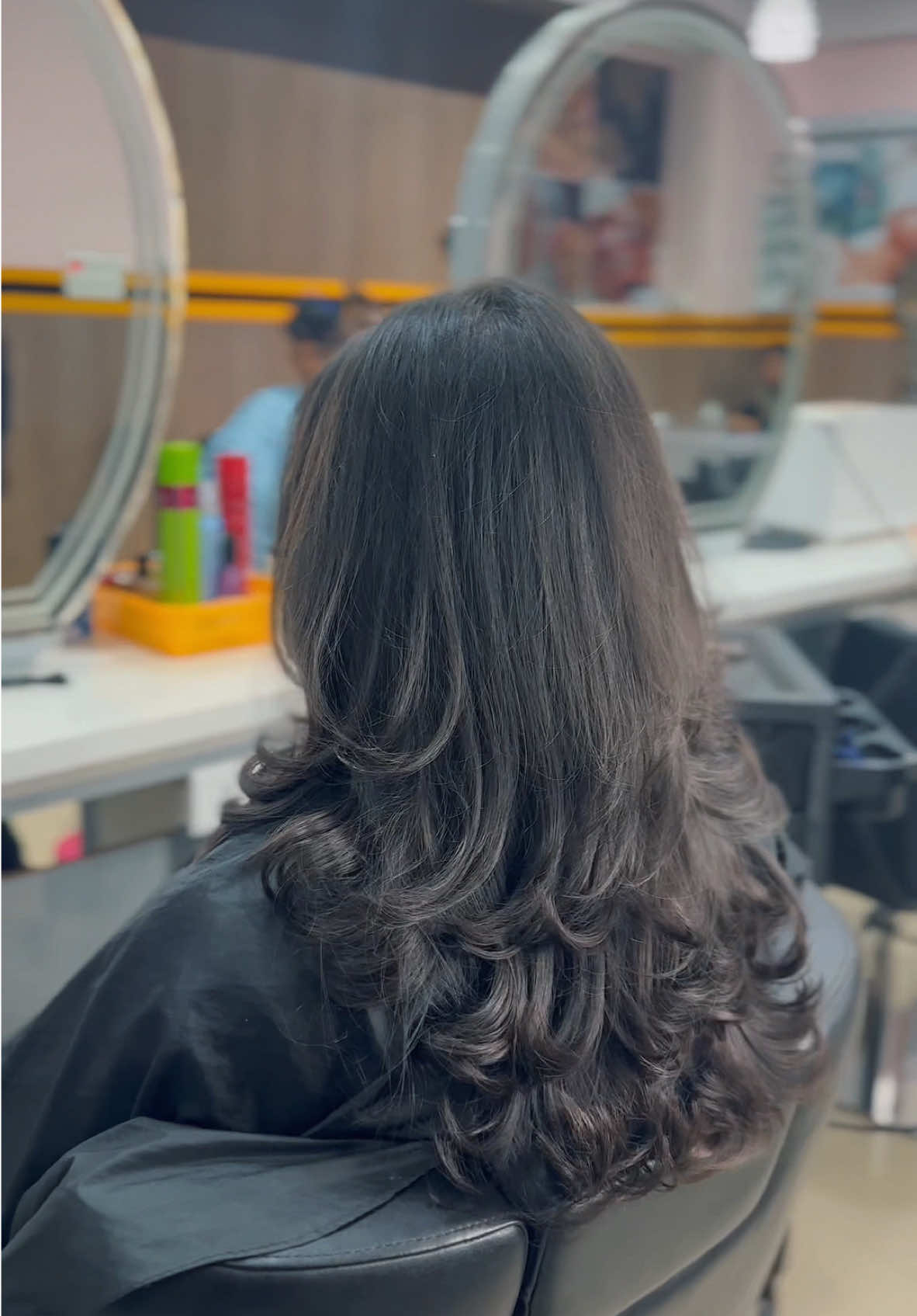 Medium layer hair cut♥️hetauda4 ajh amr rod sigma complex #dluxsalonhetauda #unisexsalon #haircut @MS......Raini💗(<🐖) 