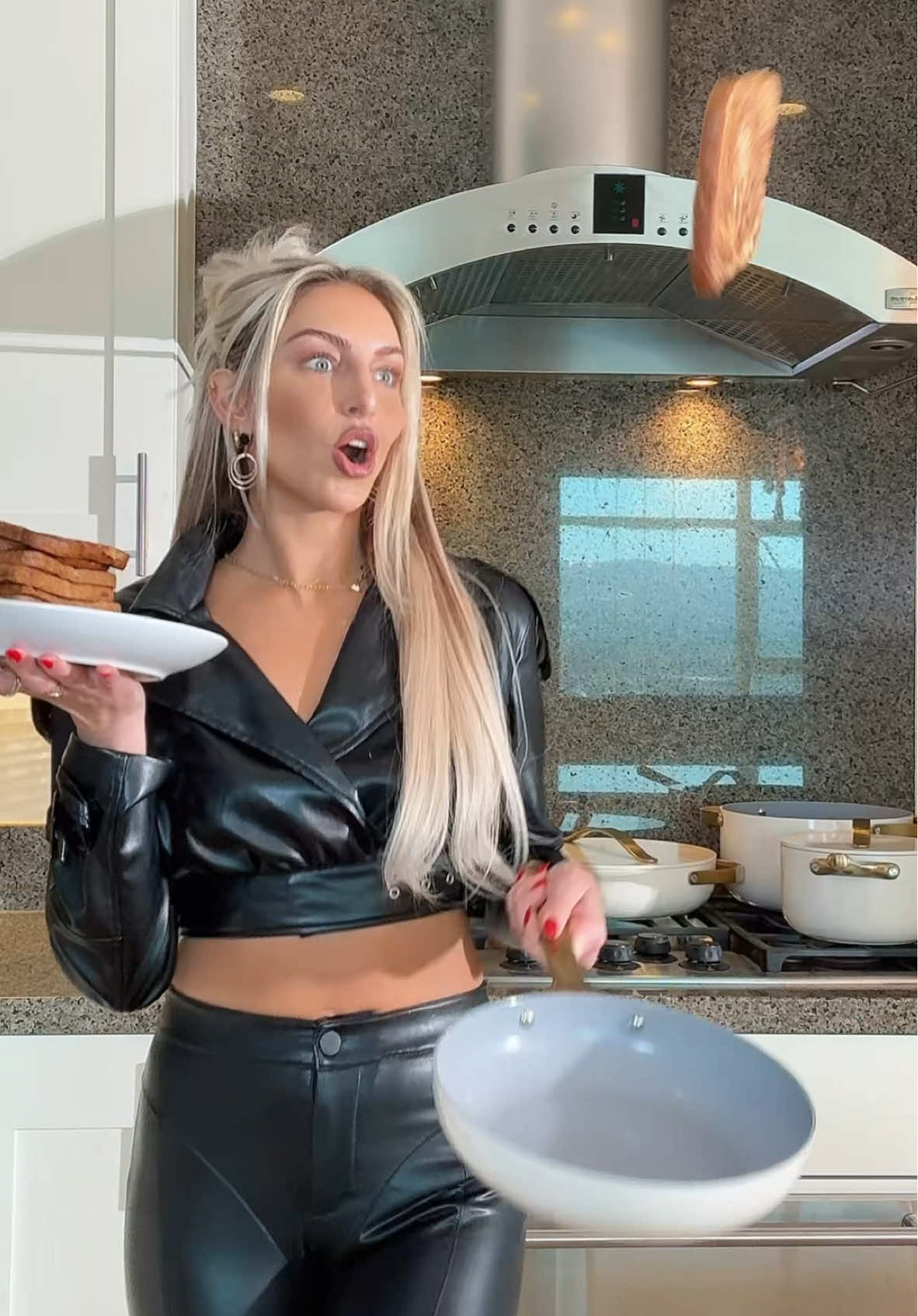 Babe, your french toast will be cold by the time I learn how to flip a french toast in the air haha 🤣 I give up! Let’s eat!!! . . , #christineclassy