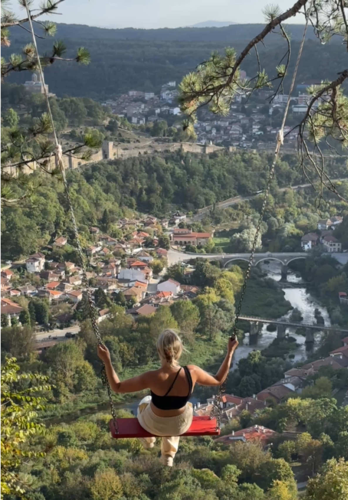 📍 Veliko Tarnovo, Bulgaria ☁️🌿 #bulgaria #velikotarnovo #bulgariatravel #bulgariatiktok #hiddengems #traveldestinations #bulgarianthings #traveltiktok #fyp 