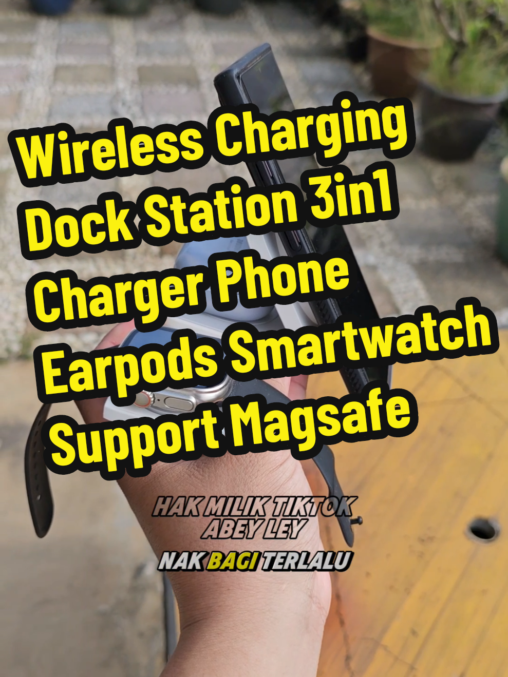 [Ready Stock] Magnetic Wireless Charging Stand Foldable Multi-Function Fast Charging Holder with Watch Dock Universal Phone Holder for Smartphone 16Pro Travel Office New Year Gift charger magnet phone #chargingdock #chargingstation #wirelesscharging #magsafe #batterypack 