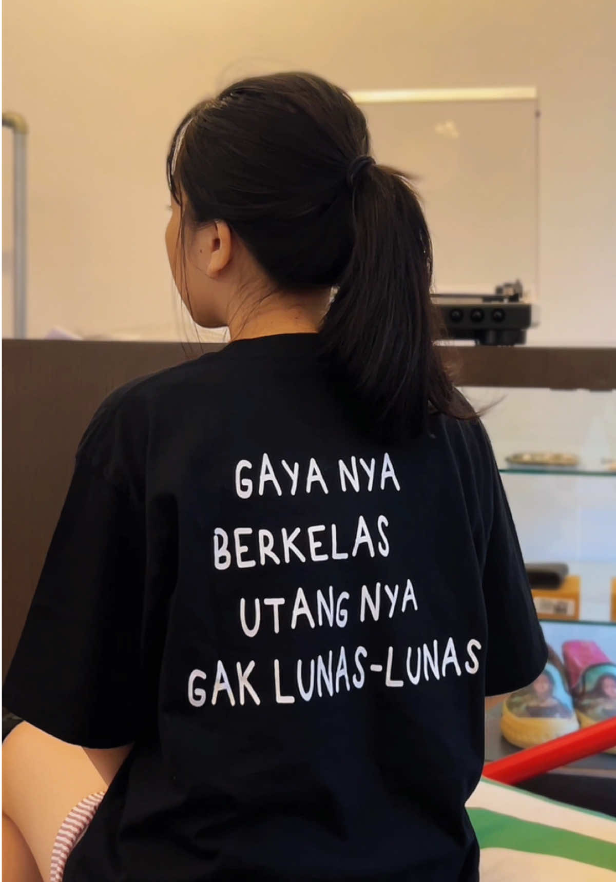 Gayanya berkelas,utangnya ga lunas-lunas 🫵🏻😆 #gaya #gayabebas🔥 #utang #fyp 