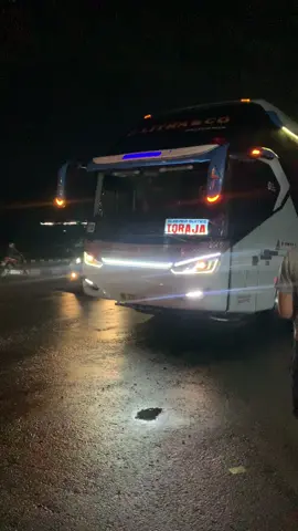 Peluru malamnya Toraja🔥🚀  #lithaco #sanman #bussulawesi #busmania #pelurumalam #toraja #videobus 