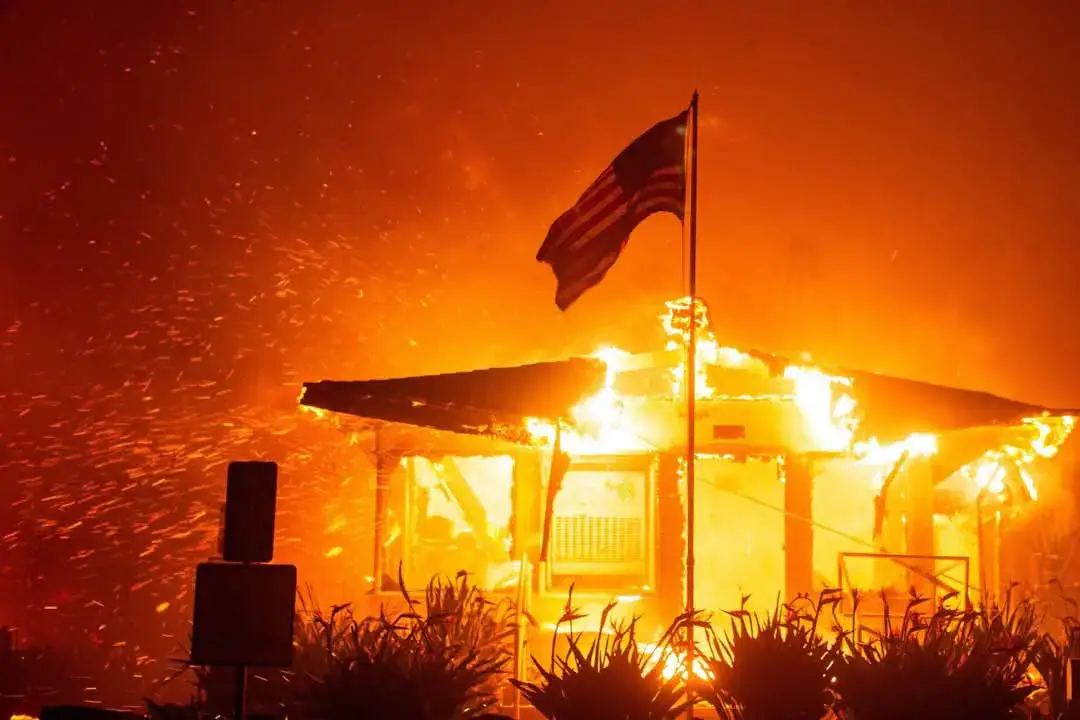 نصر الله اقرب. حرائق امريكا Los Angeles fires in America Incendies à Los Angeles en Amérique آتش سوزی لس آنجلس در آمریکا 2025