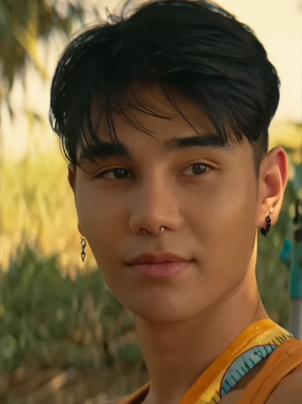 dia mau gimana juga tetep aja CAKEP BGT😭👊🏻 #jeffsatur #theparadiseofthorns #theparadiseofthorns2024movie #thongkam #sats #thaimovie #xyzbca #foryou #4u #fypage #fyppppppppppppppppppppppp #fypシ゚ #fyp 