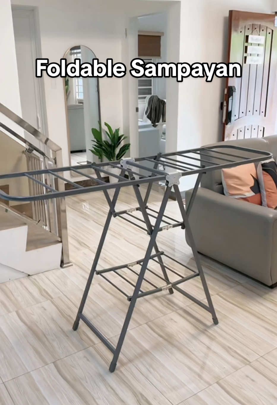 Nafofold ang sampayan na to! Pwedeng itutok sa araw at pwedeng buhatin pag biglang umulan. No hassle! #foldablesampayan #sampayan #clothingrack #dryingrack #foldablerack #laundryessentials #fyp 