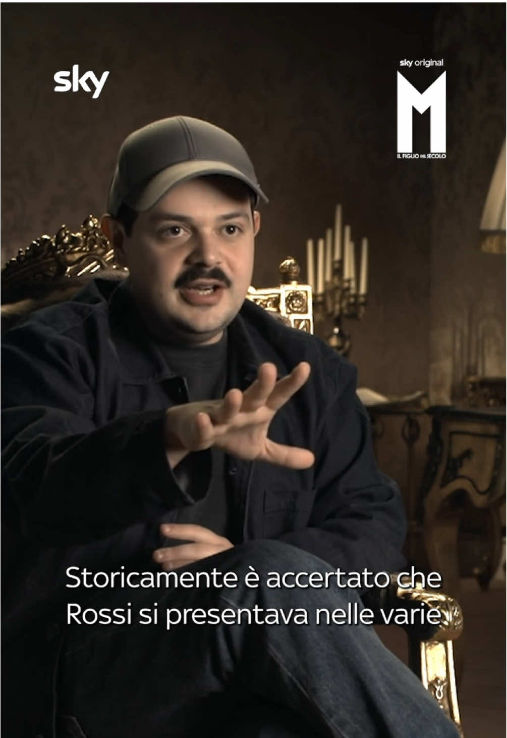 “È con il materiale scadente, con l'umanità di risulta, con gli ultimi che si fa la storia”  M – Il Figlio del Secolo con #LucaMarinelli, la nuova serie #SkyOriginal diretta da #JoeWright, scritta da Stefano Bises e Davide Serino e tratta dal romanzo di Antonio Scurati questa sera alle 21:15 in esclusiva su Sky.    #MIlFigliodelSecolo #davedere 