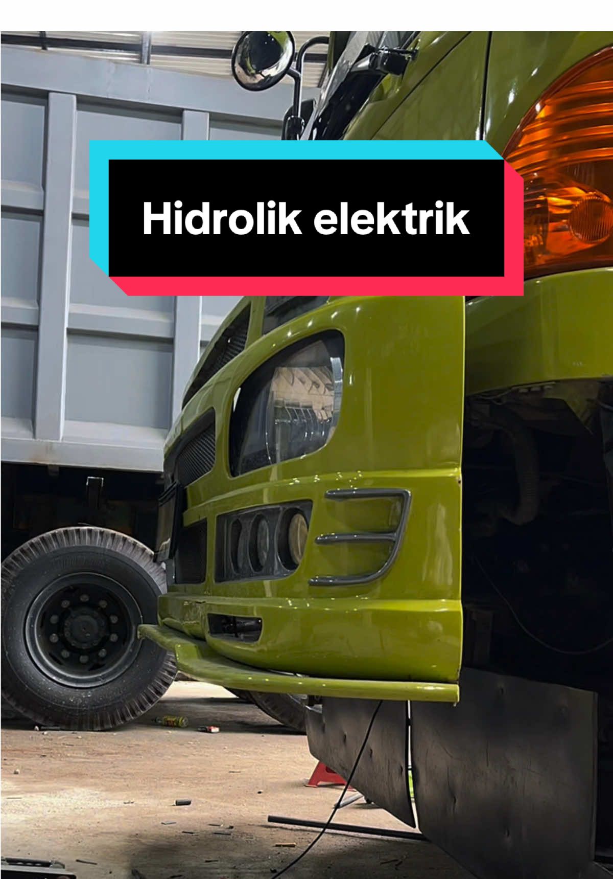 On progress bumper hodrolik elektrik 🔥 . . . . #mkstruckmodified #truckkerenindonesia #indonesia🇮🇩 #modifikasi #hino500 #spekkonten #pekanbaru_riau #pekanbarutiktok #truckkerenindonesi #modifikator #modified #review @GalenPramanaa @RobbyRotanaYulian 