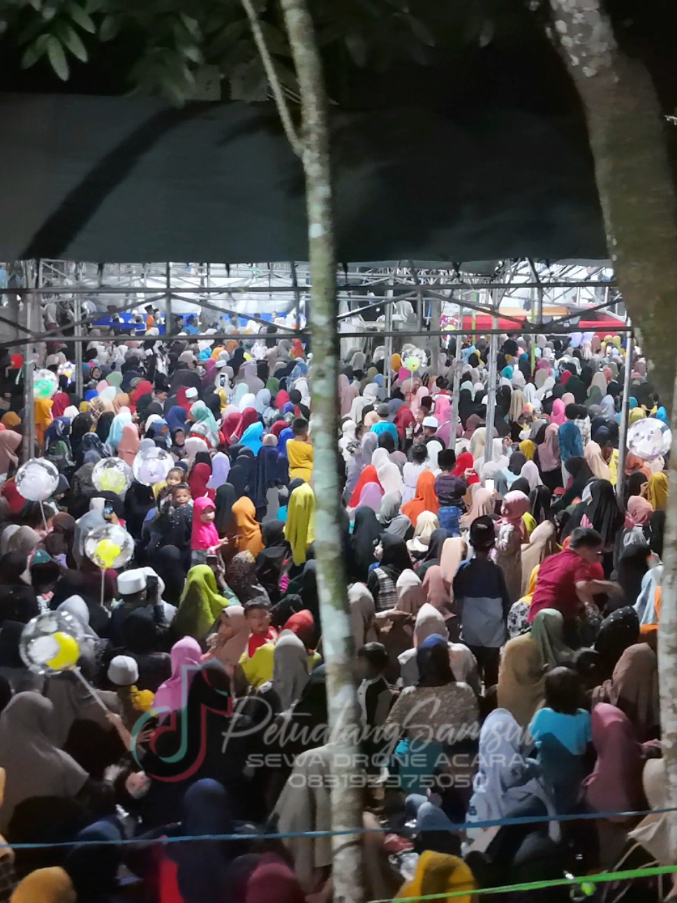 Ketika warga madura kompak Menghadiri Acara 40 hari Almarhum Een di banjar galis bangkalan 