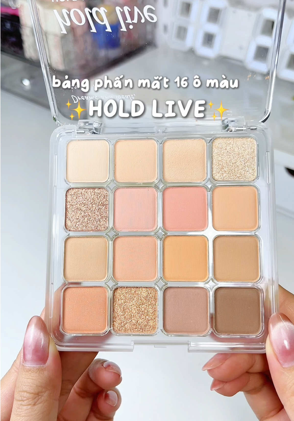 Bảng phấn mắt Hold Live 16 ô , màu xinh dễ dùng 🍊✨ #bangphanmat #holdlive #phanmat #trangdiem #phanmatholdlive #makeupdouyin #makeuptips #goclamdep #review #xuhuong #viral #trending #foryou #muataitiktok #hotdouyin #fypシ゚ #thinhhanh #thaothichriviu 